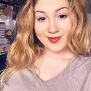 Meet your Posher, Alyssa